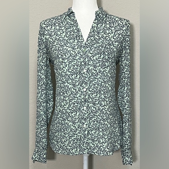 The Limited Ashton Long Sleeve Button Down Shirt with A Butterfly Pattern Size S - Picture 8 of 15